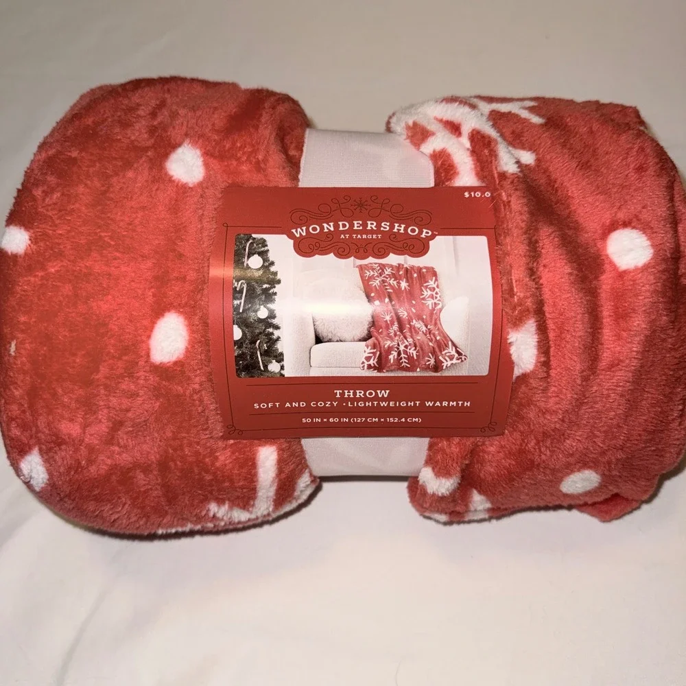 Wondershop Snowflake Plush Throw Blanket Unisex 50x60 Red NEW Holiday Polka Dot